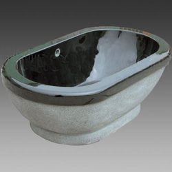 Ganz schwarze Granitbadewanne, außen natürlich 36. (4.67)